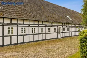 Unique Seaside Estate Perfect For Weddings, Events And Large Groups - Image 3