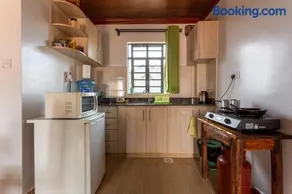 Spacious Rooftop Studio with King bed - Image 1