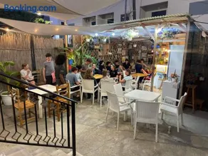 Vlora Backpackers Hostel & Bar LUNGOMARE - Image 2