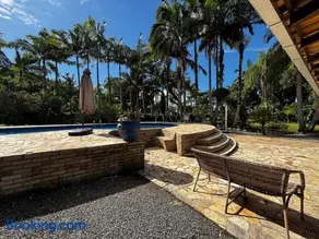 Casa Luxo Piscina com Bar, 2 Lagoas e 50m da Praia - Image 2