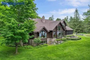 Lake Breeze Luxury Executive Retreat - Image 1