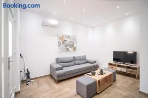 Kyra's Luxury Suites 4 - Image 1
