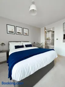 The Panda - Modern 2 Bedroom Apt in Manchester City Centre - Image 2