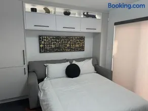 Modern sleek haven - Image 5