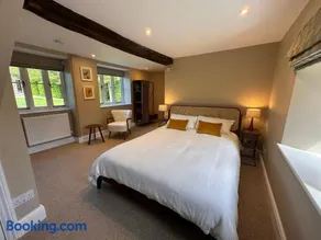 Hinton Hayloft - Image 1