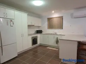 Narnie's Place in Narangba - Relaxed Space with Breakfast - Image 4