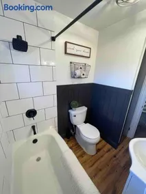 Home away from home with private yard - Image 4