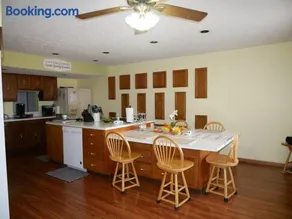 PineRidge Country Retreat with In ground Pool and Hot Tub - Image 2
