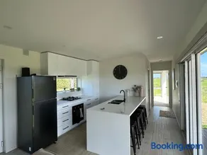 Ocean View Retreat - Image 4