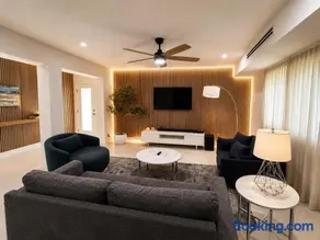 Modern Miami Mansion Pool & Soccer and Game Room - Image 1