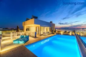Seascape Villa - Image 1