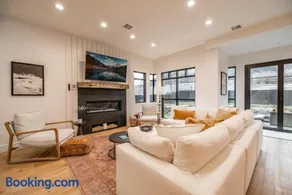 Park City White Pine Mountain Retreat | Walk to Ski, Free Shuttle, Mountain Views/Ski Waxes, Hot Tub - Image 4