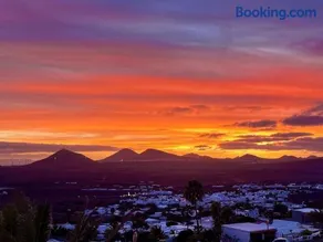 Haley's - Luxury Villa in Lanzarote with Panoramic Ocean Views - Image 5