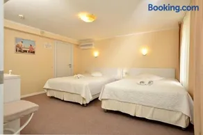 light hotel & hub - Image 3