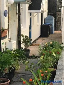 Beachside Mews - Image 2