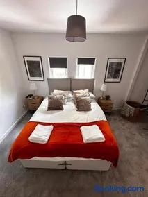 House Sleeps 4 with Patio - Image 2