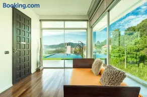 Sirirat Sea-view Villa - Image 2