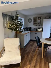 Cosy countryside stay near Bath with free parking - Image 4