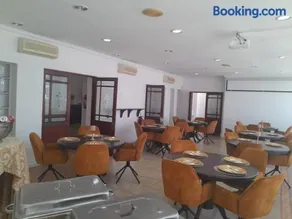 Sapphire Hotel - Image 3