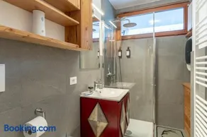 Brenta Dolomites Views Retreat - Heart of Campiglio - Image 5