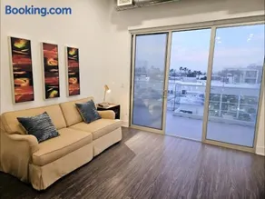 Venice Beach ENTIRE HOME Getaway Steps from the Ocean Marina and Boardwalk - Image 1