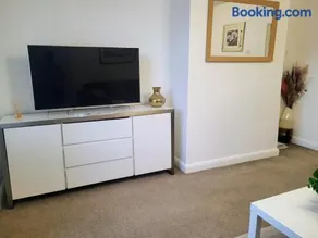 Modern North Shields Home - Perfect for Short or Long Stays - Image 4