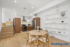 Scandinavian 2BR, 2Bath Townhome, Pet & Kid Friendly, Free Parking, 10min to Venice Beach! - Image 3