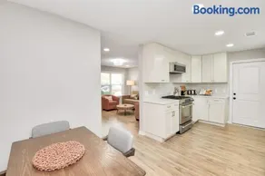Cozy Houston Haven-Near Downtown & NRG - Image 3