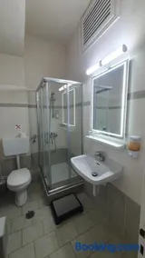 Paleo Inn Hotel - Image 1
