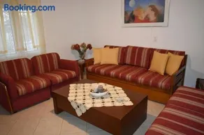 Avli Guesthouse - Image 1