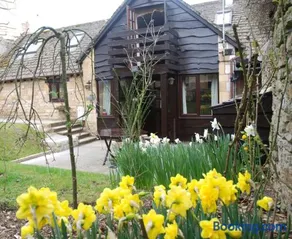 Laburnum Cottage Broadway - Image 3