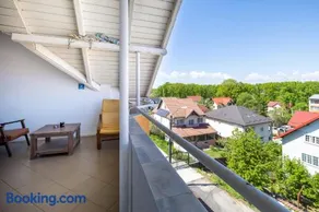 Penthouse Apartment in Leo's Villa - Image 1