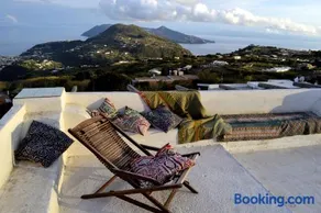 Villa Paradiso - spectacular sea view over volcanoes - Image 4