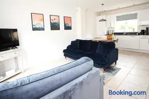 BEACHSIDE modern home, dogs welcome - Image 3