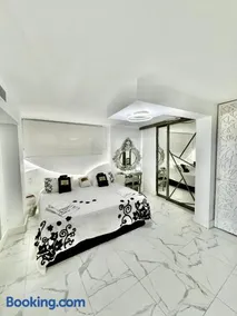 ESPECTACULAR Hogar en la playa MARBELLA - Image 3