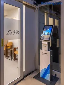 Hotel de La Ville - Self Check-In - Image 1
