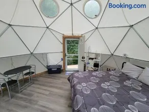 Cozy Creekside Geodome Hot Shower WiFi - Image 2