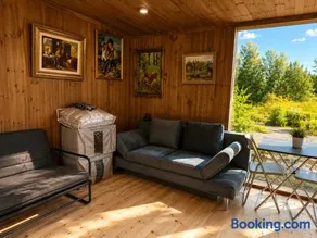 Hunters Cabin Panoramic Windows Hot Tub Projector Alpaca and Deer Park - Image 3