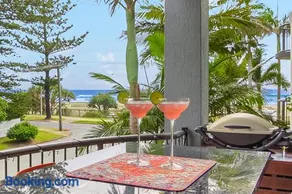 Bilinga Bliss - Luxury beachfront apartment - Image 1