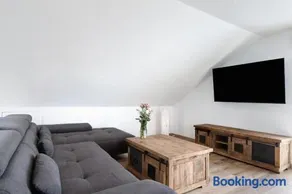Moderne offene Dachgeschoßwohnung - Image 1