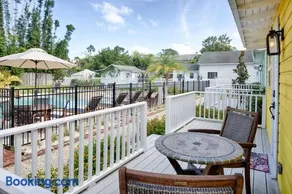 Updated Cottage in Heart of Town Park & Walk - Image 2
