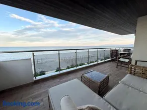 Aqua Mare Luxury Apartments - Image 4