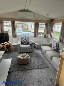 Skipsea Sands Caravan Hire 8 Berth With Air conditioning And free WIFI - Image 2