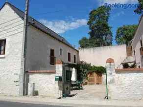 Authentique Maison de Vigneron XIXe au Coeur du Val de Loire, 4 Chambres, Parking, Jardin - Image 1