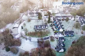 The Gleneagles Hideaway - Luxury 3 Bed With Complimentary Access to Onsite Leisure Facilities - Image 2