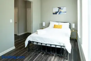 Cozy 1,100sf apartment in the heart of Legacy - Image 5