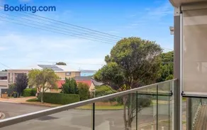 Modern Beachhouse, sea views - Image 3
