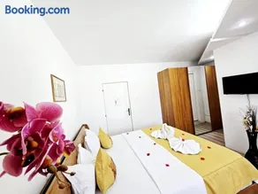 Pensiunea Red Rose Apartments - Image 5