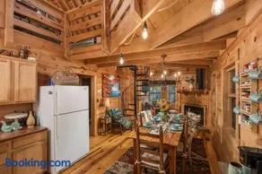 Hot Tub, Fire Pit & Games! Family Falcon Lodge - Image 4