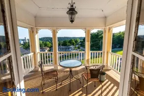 Elkader Jailhouse Inn - Image 2